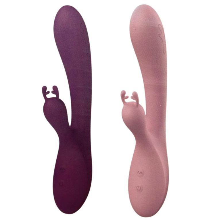 Fotografía de referencia de vibrador con diseño de conejo.